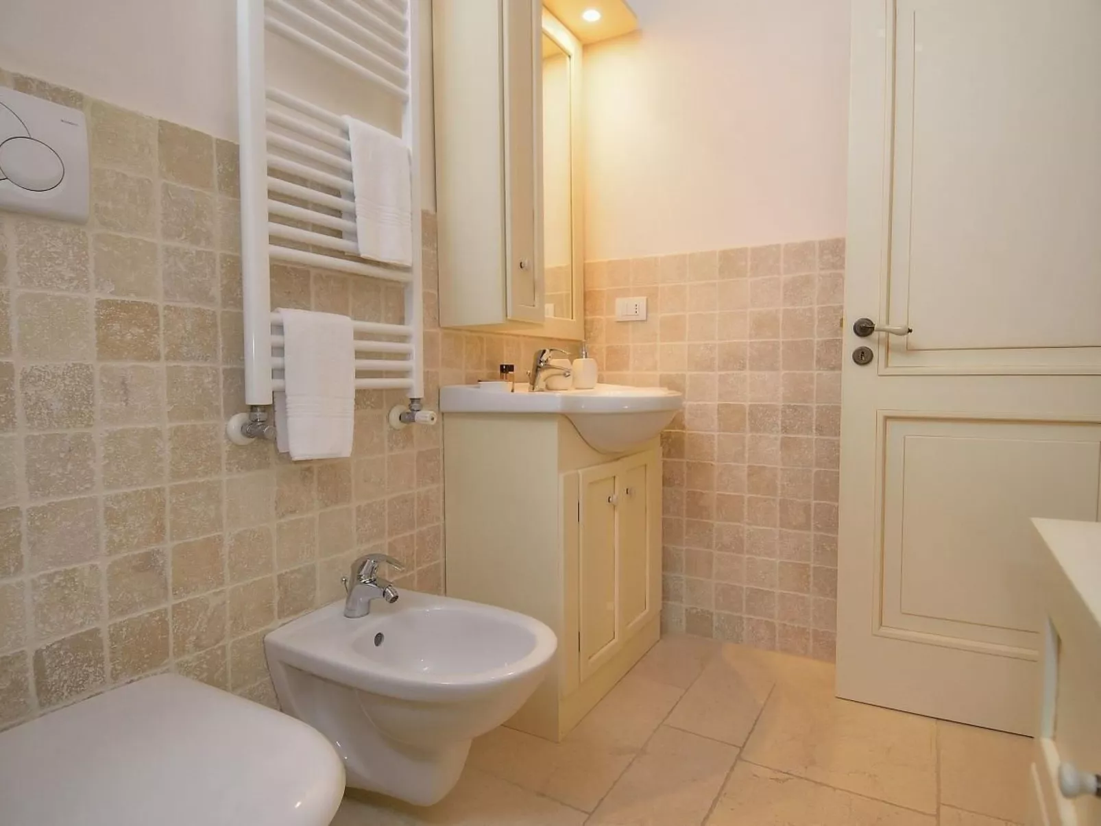 'Dimora Leoci 2-Image-tags.info