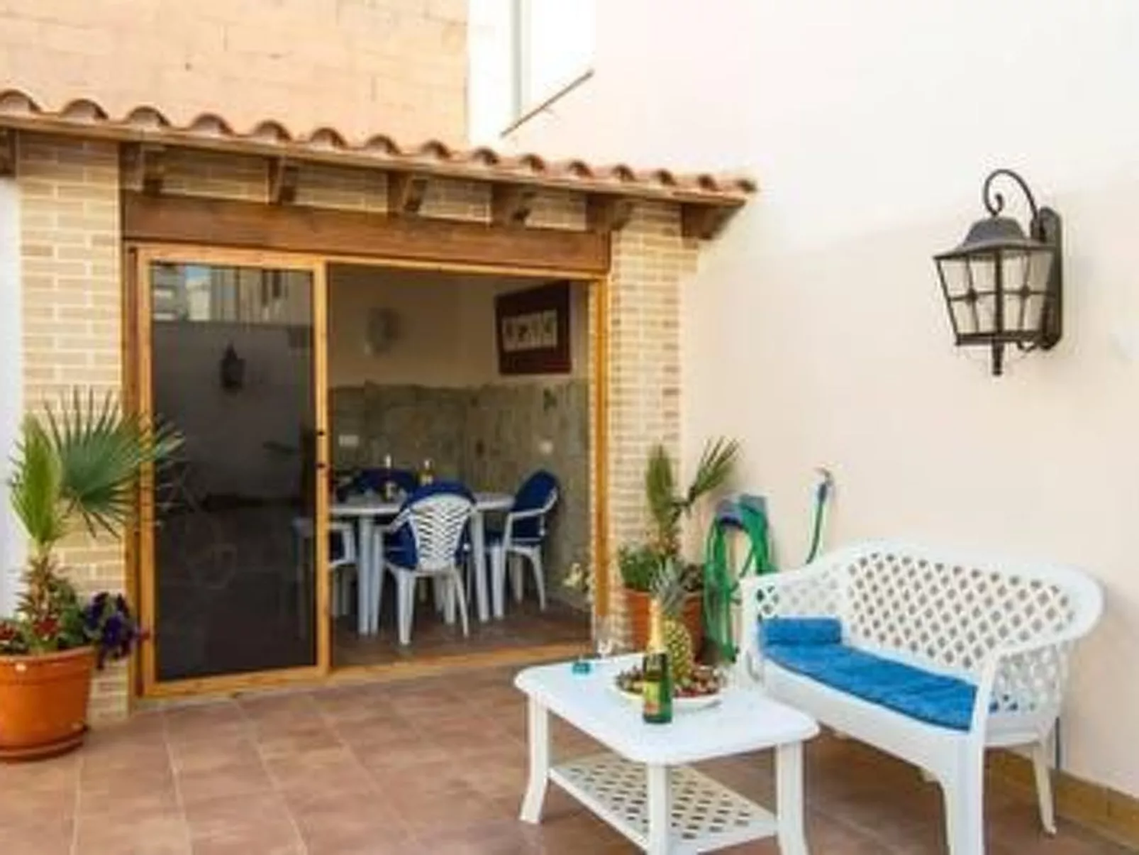 Wohnung mit Terrasse und privatem Pool-Buiten