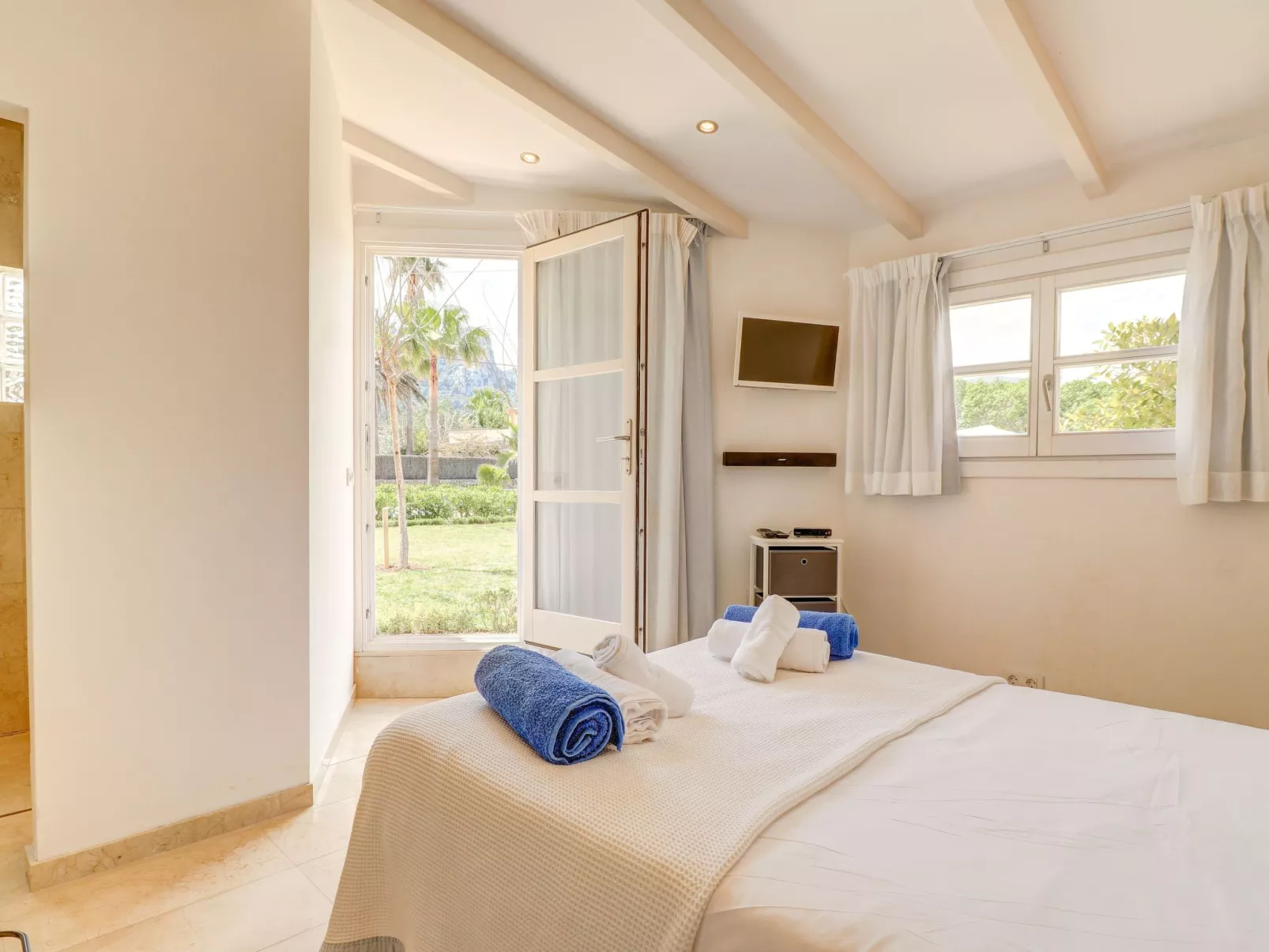 Can Colom-Image-tags.info