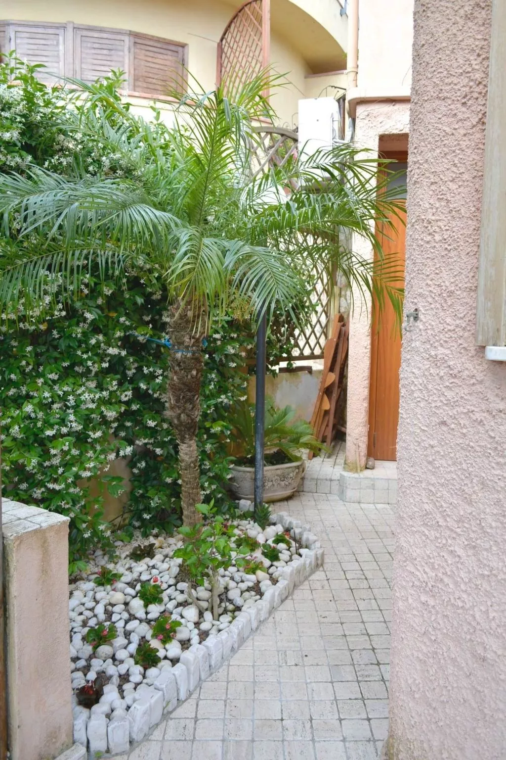 Mit Garten, Grill und Terrasse-Buiten