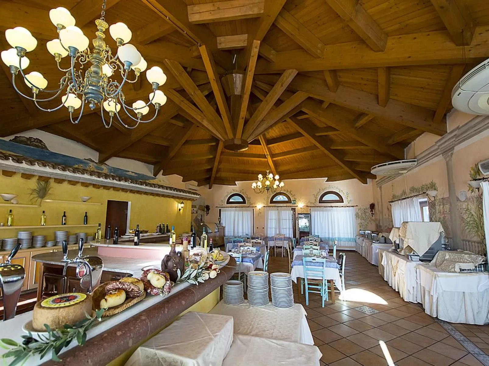 Apt. Eldi SA, mit gemeinsamem Schwimmbad-Image-tags.info