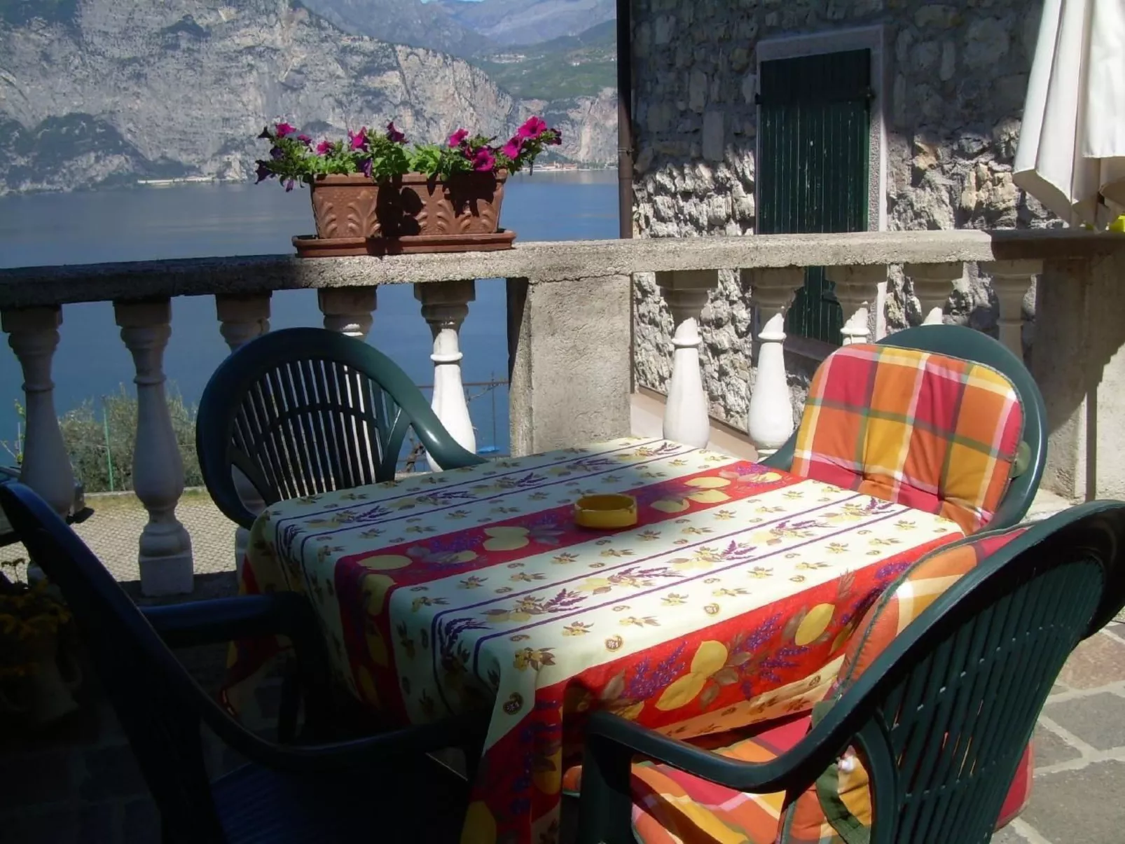 Mit Blick auf das Wasser-Image-tags.info