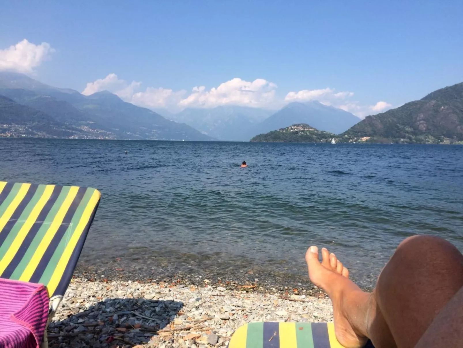 Wohnung Annetta mit Sicht auf See und Berge 75 m²-Buiten