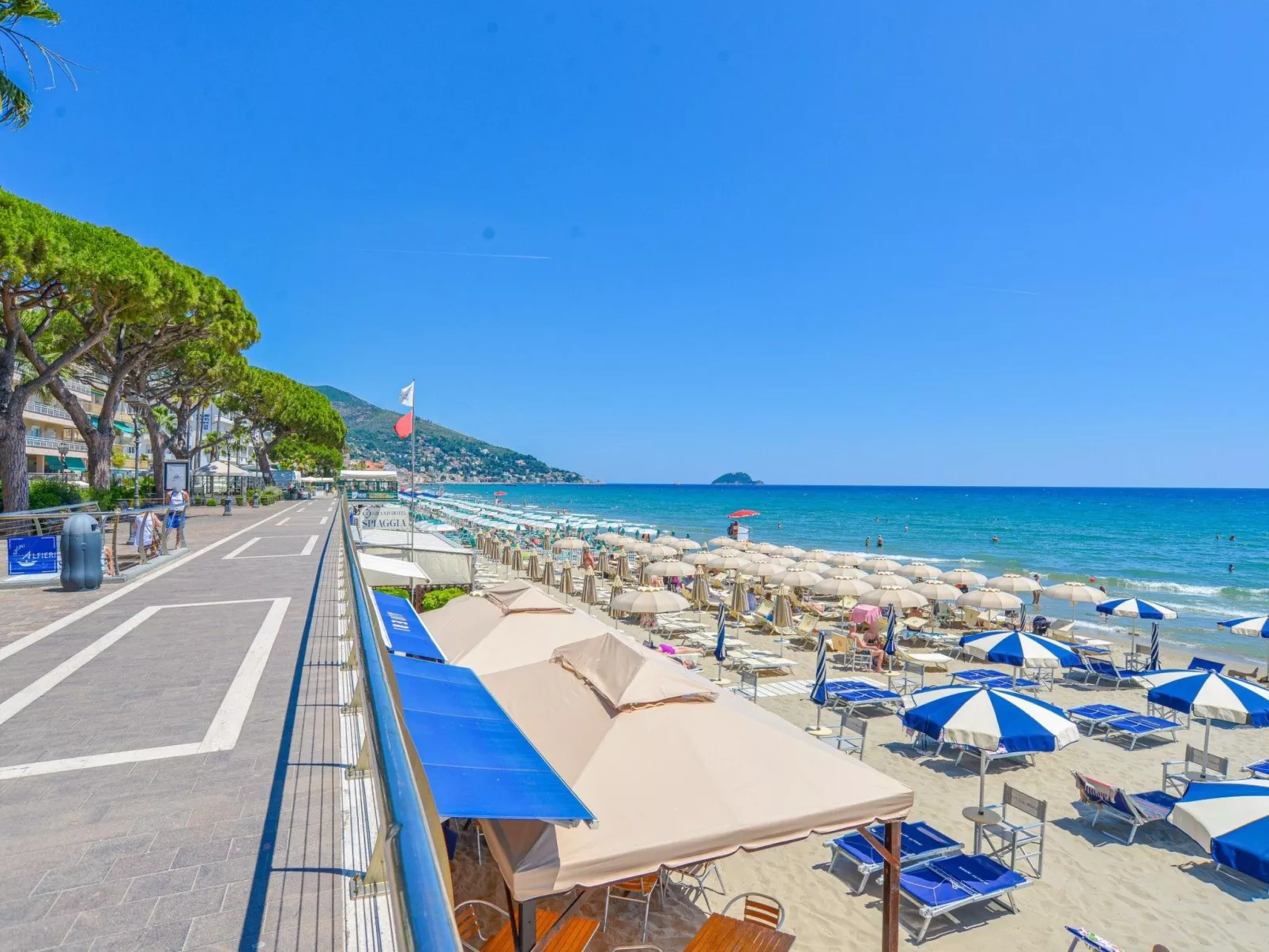 Casa al Mare ad Alassio bei Holiday World-Buiten