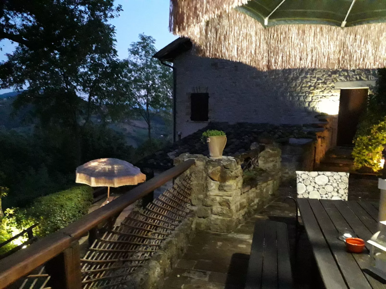 Charmantes Bauernhaus in Penna San Giovanni-Buiten