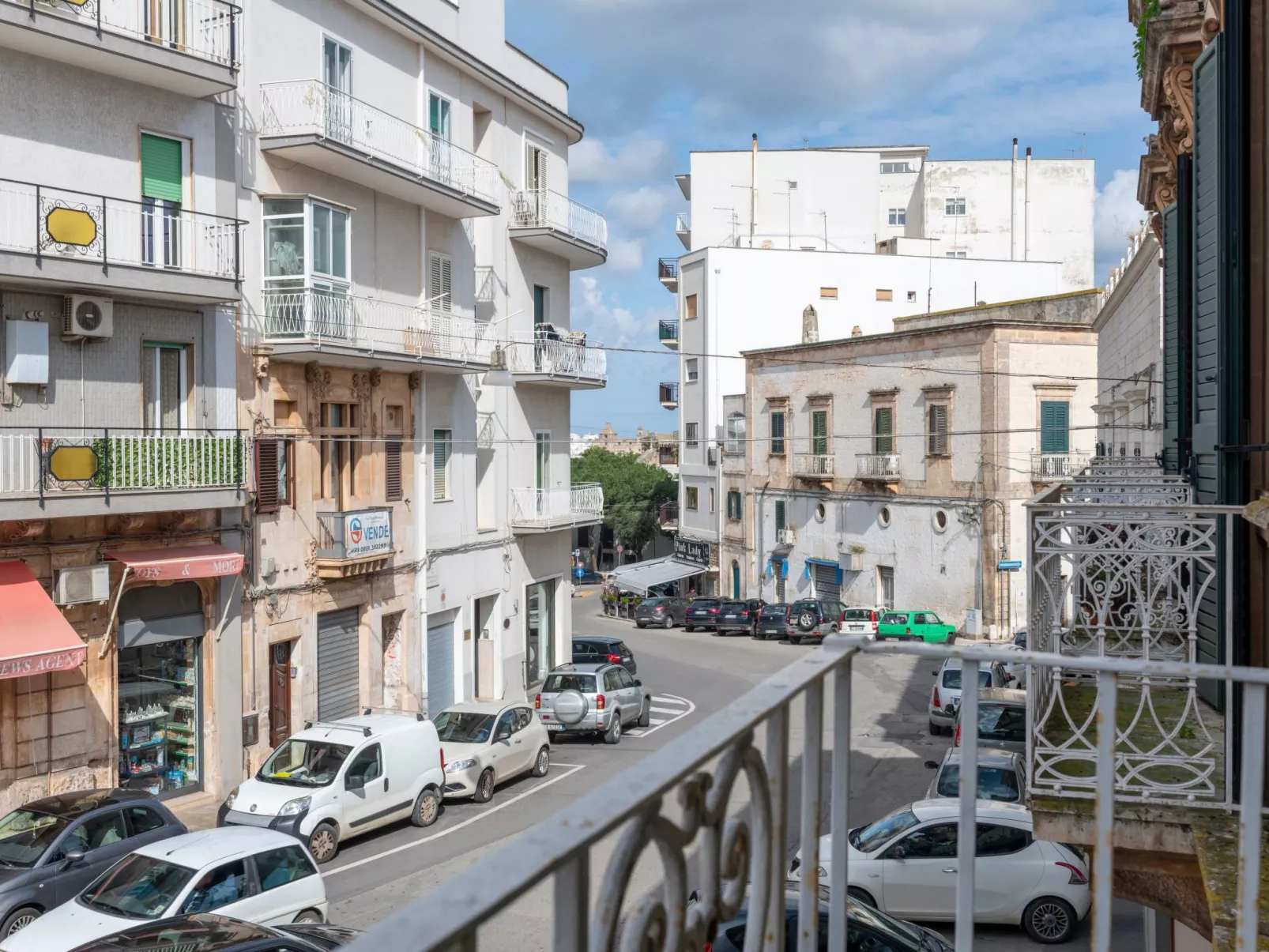 Oma Im Haus in der Mitte-Image-tags.info