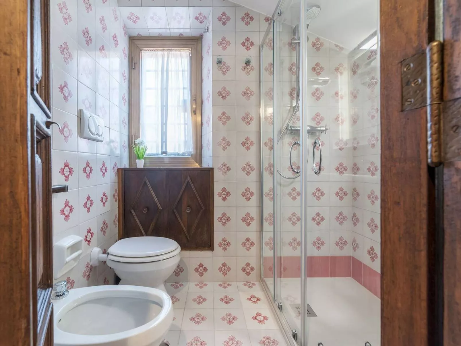 Ruhige Dächer im Herzen von Rom-Binnen