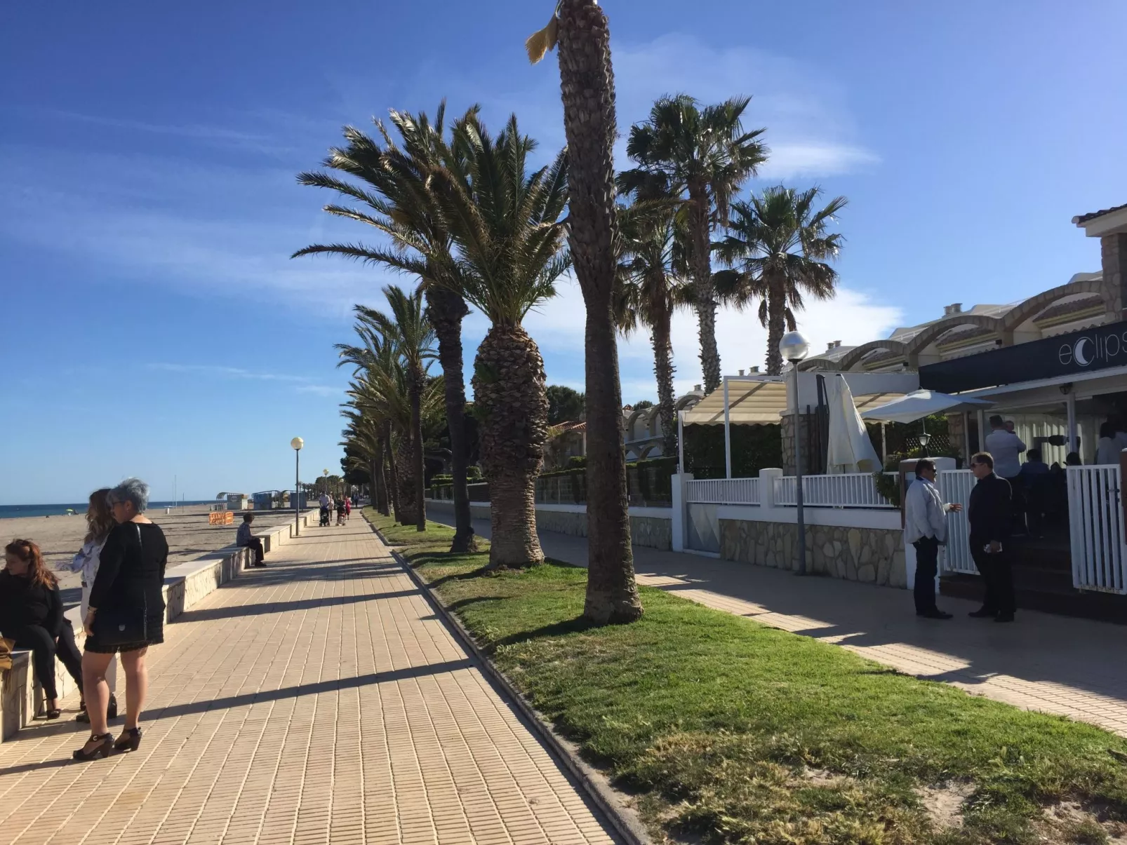 Geräumiges, strandnahes Ferienhaus mit Garten-Image-tags.info
