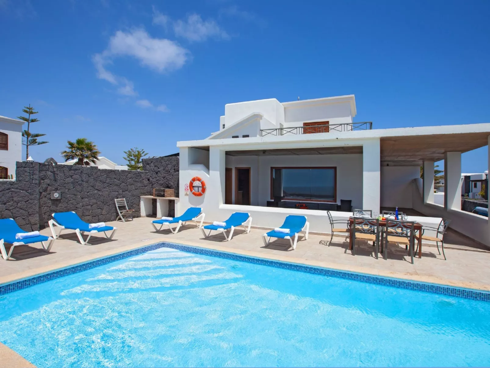 Wunderschöne, umweltfreundliche Villa am Meer-Image-tags.info