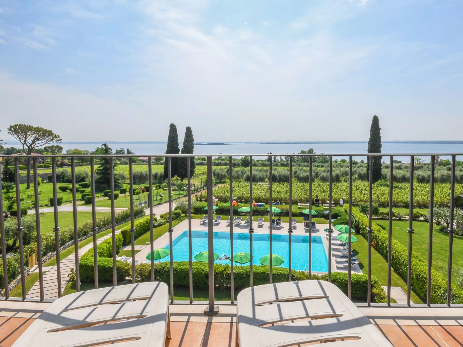 Wohnung mit Seeblick-Buiten