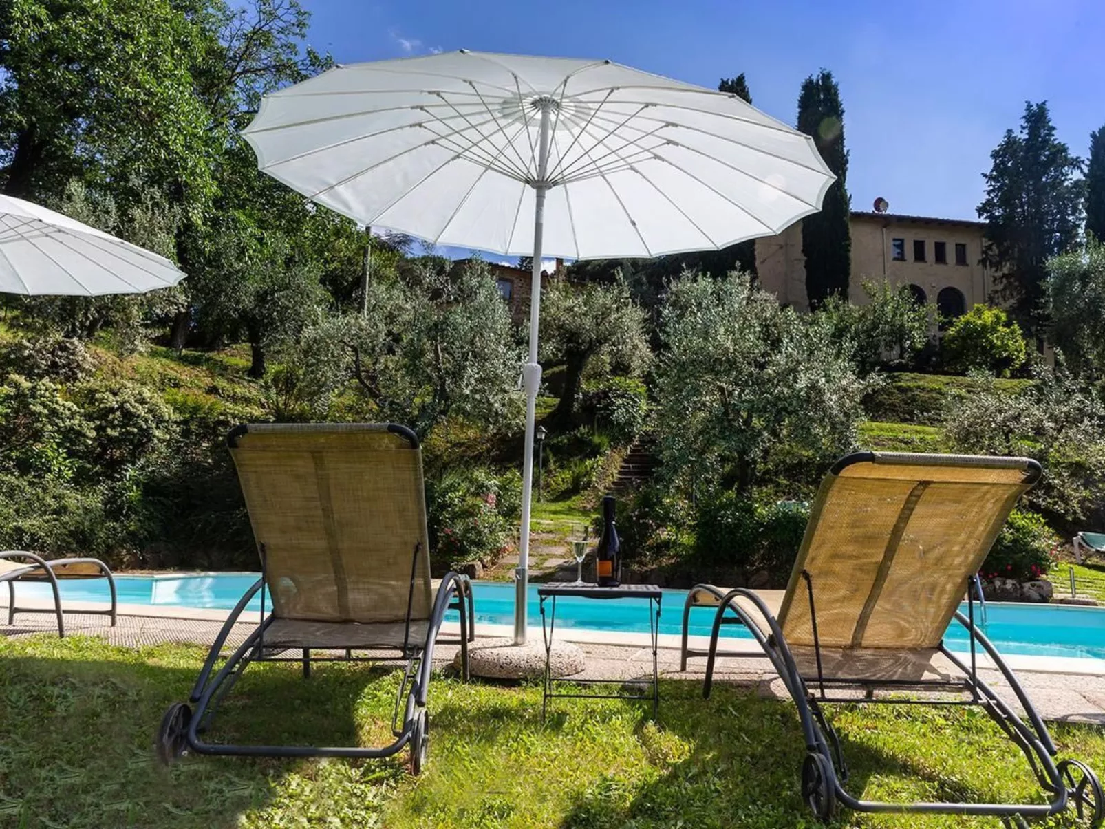 Wunderschöne Ferienwohnung in Monte San Savino mit gemeinschaftlichem Pool, Gar-Buiten
