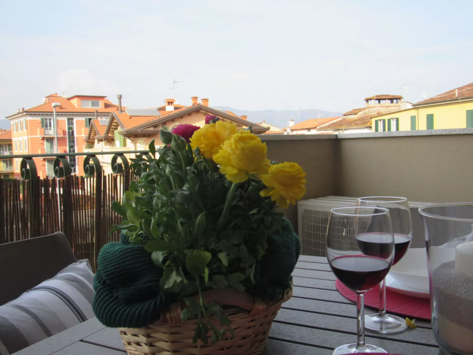 Moderne und komfortable Wohnung, ideal für zwei Personen-Binnen