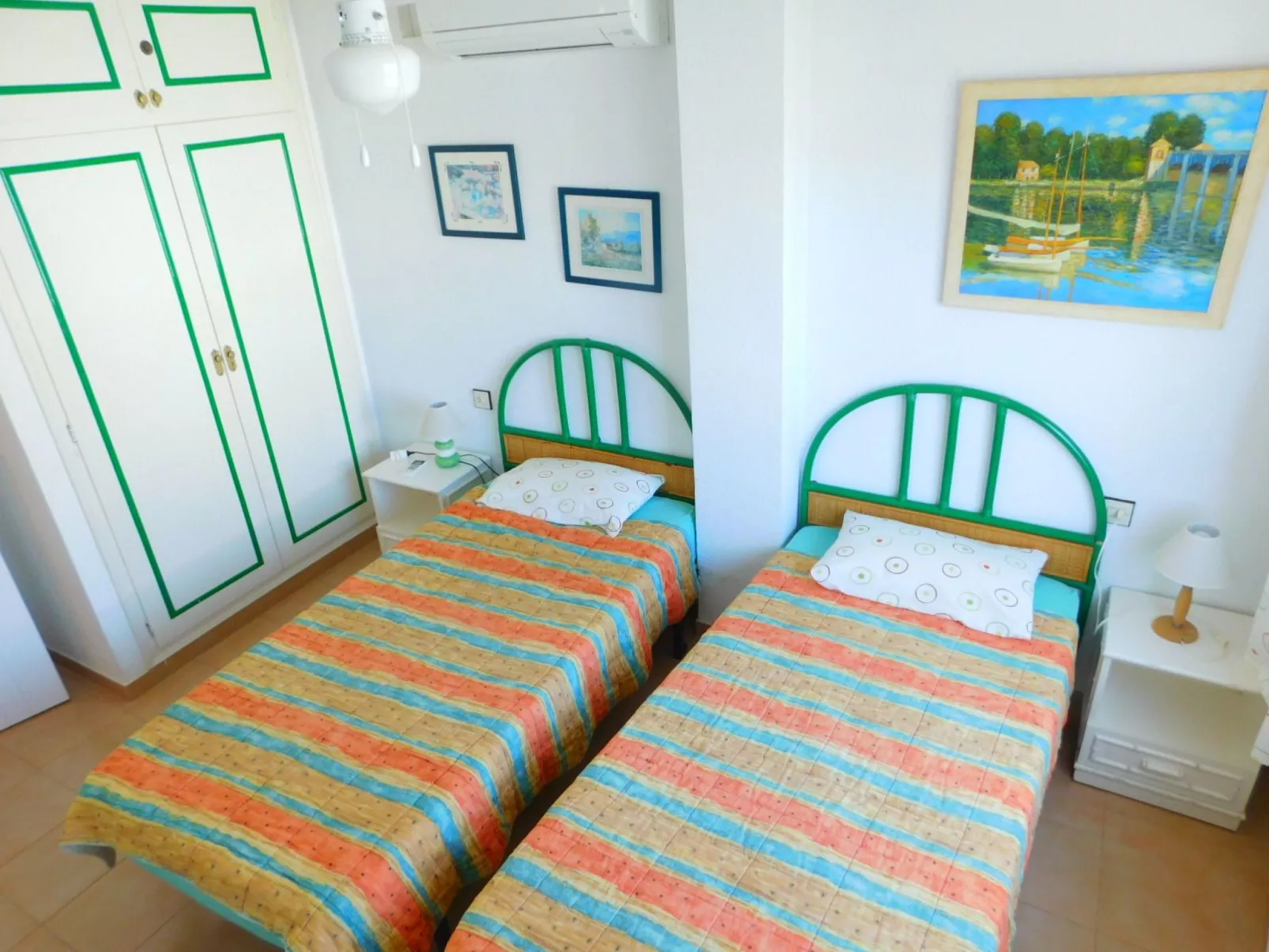 Mit großer Terrasse und Parkplatz in Salatar, Roses-Binnen