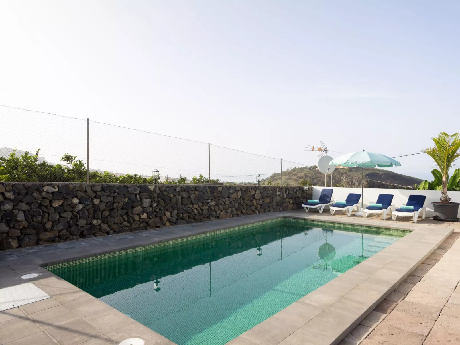 Cruz de los Martillos-Buiten