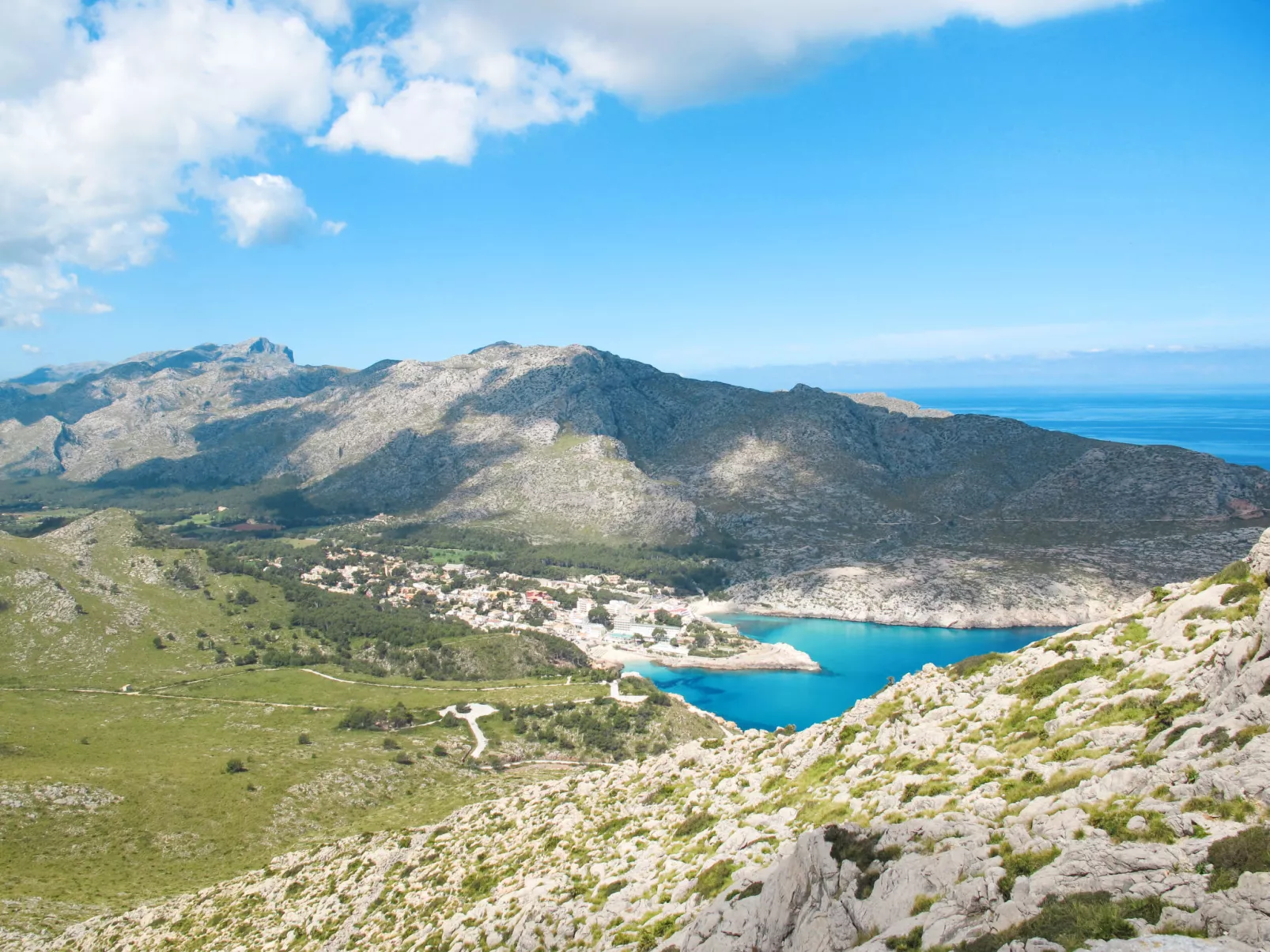 Schöne Villa für 8 Personen in der Nähe von Pollença-Omgeving