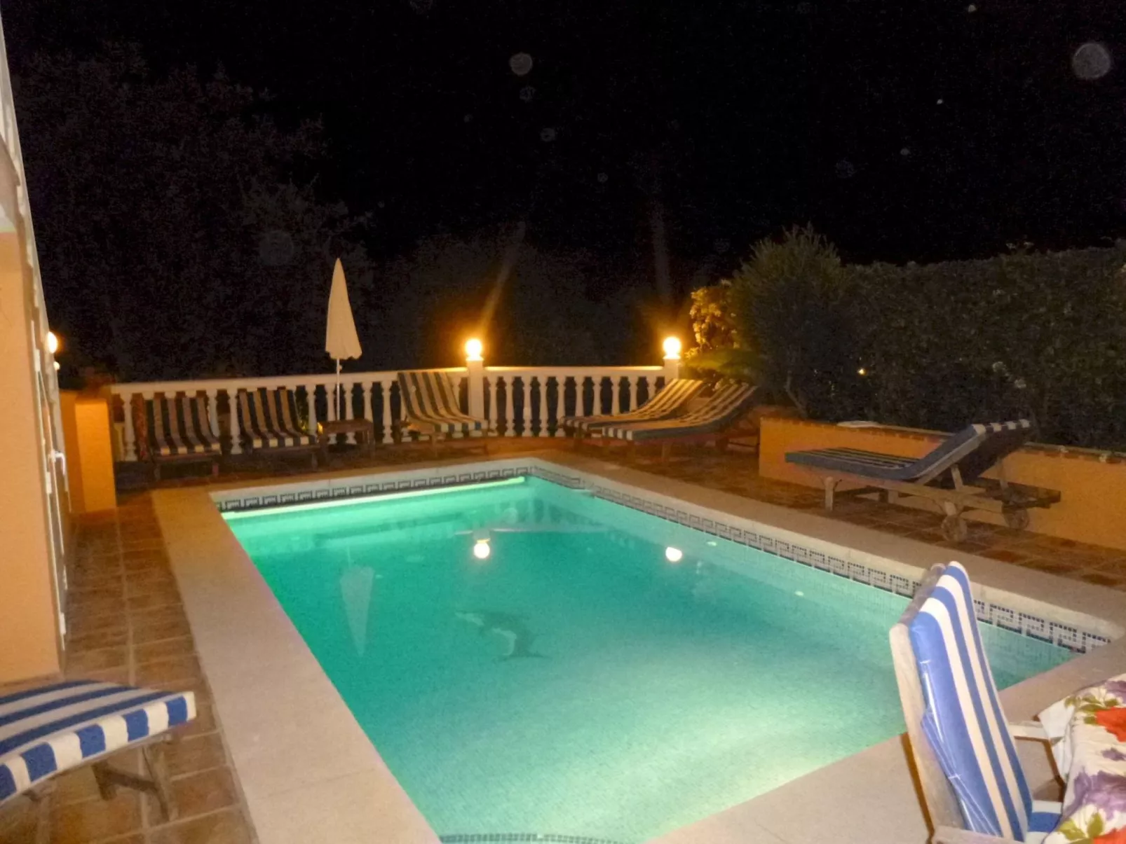 Mit Blick auf das Wasser-Buiten