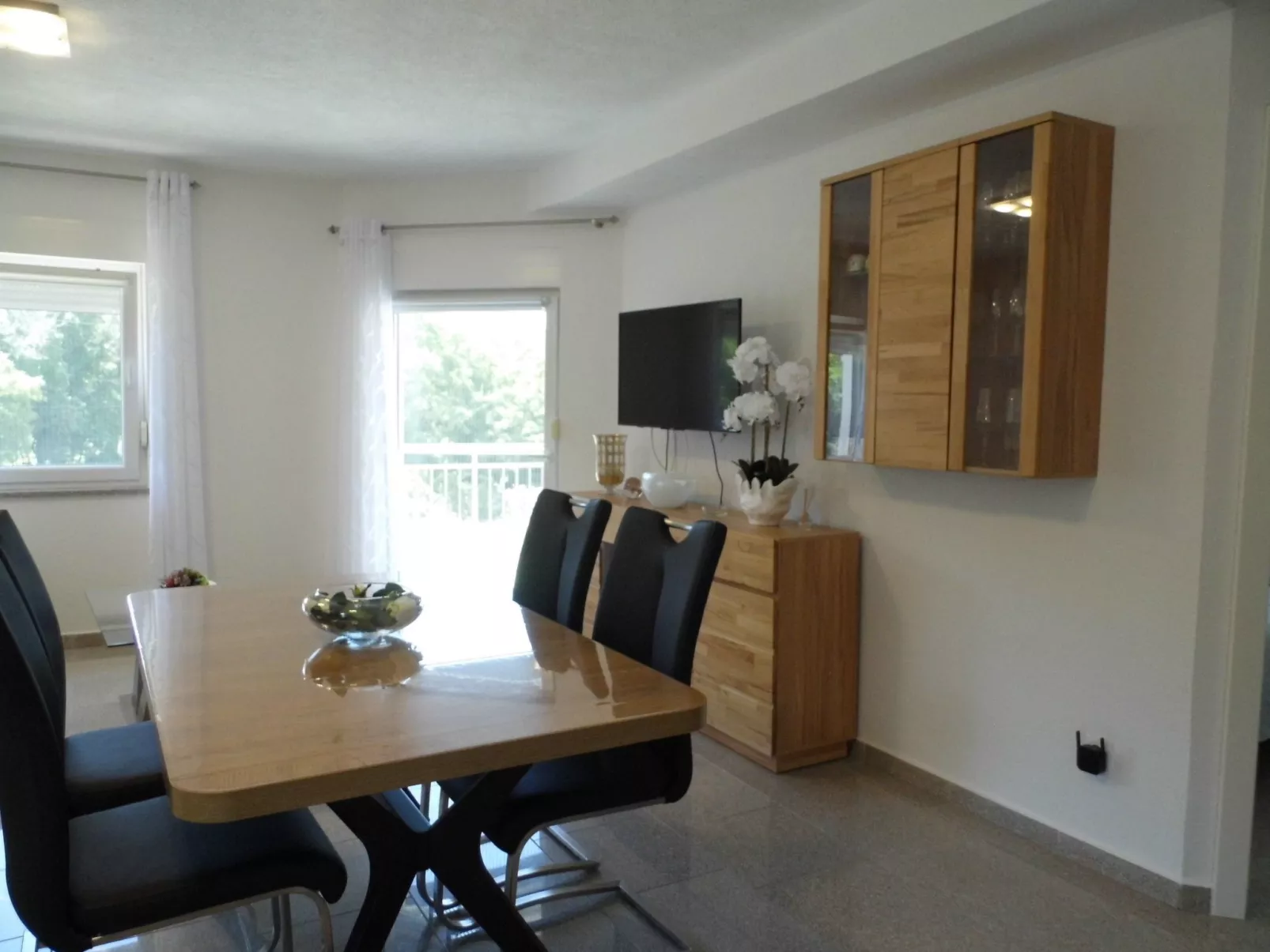 Neue und moderne, voll ausgestattete Wohnung-Binnen