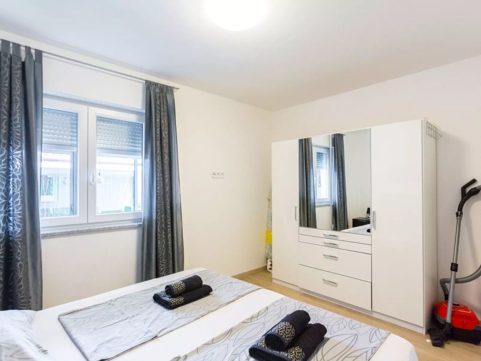 Modernes Apartment As Veliki mit Terrasse-Binnen