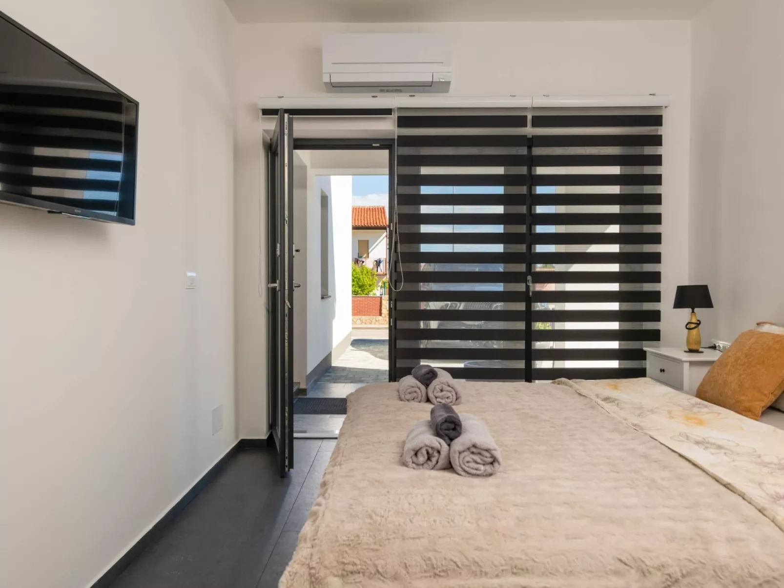 4 SZ mit Bad en suite Pool und Sommerküche-Binnen