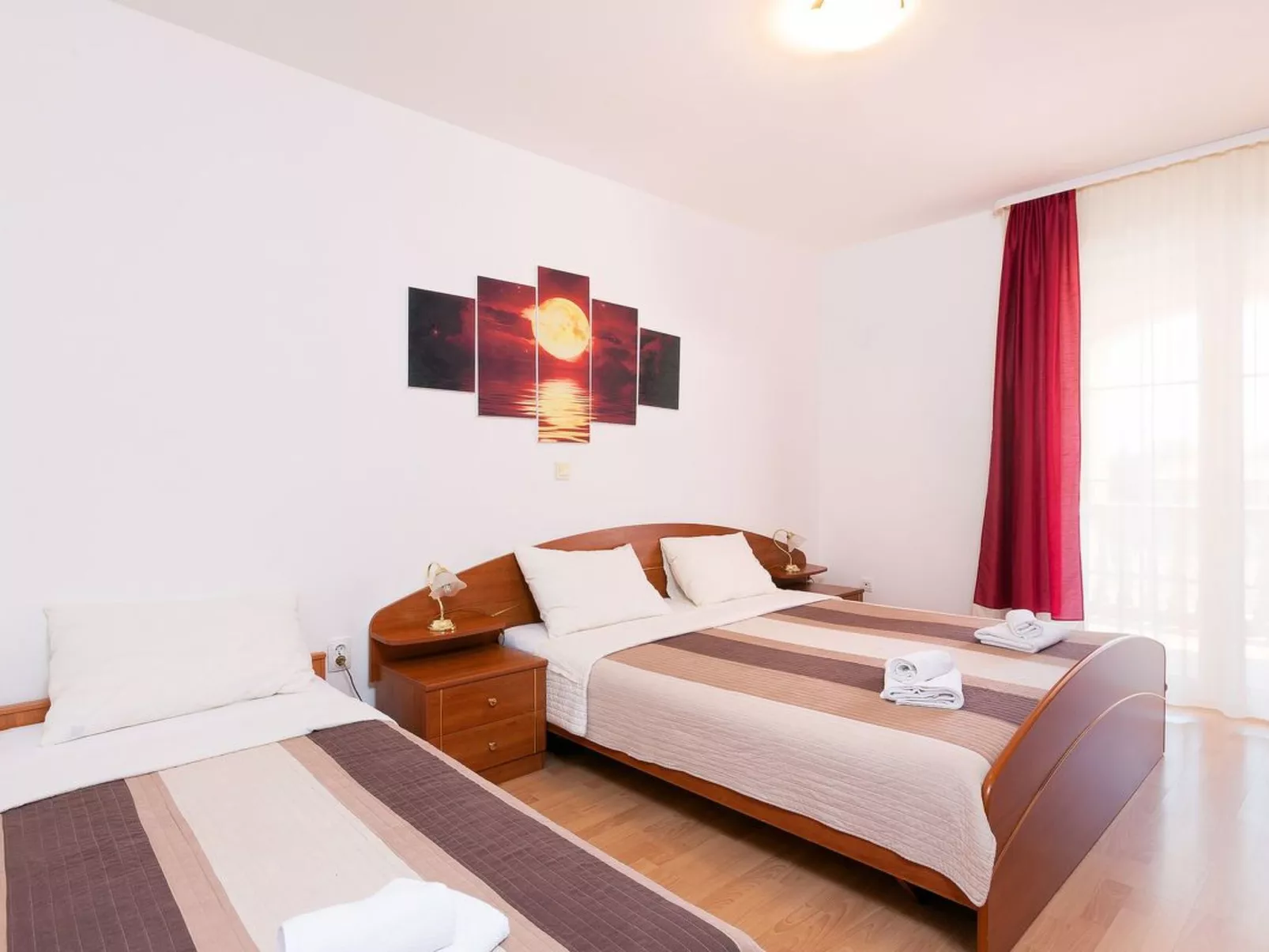 Angenehme Wohnung mit Terrasse und Barbecue-Binnen