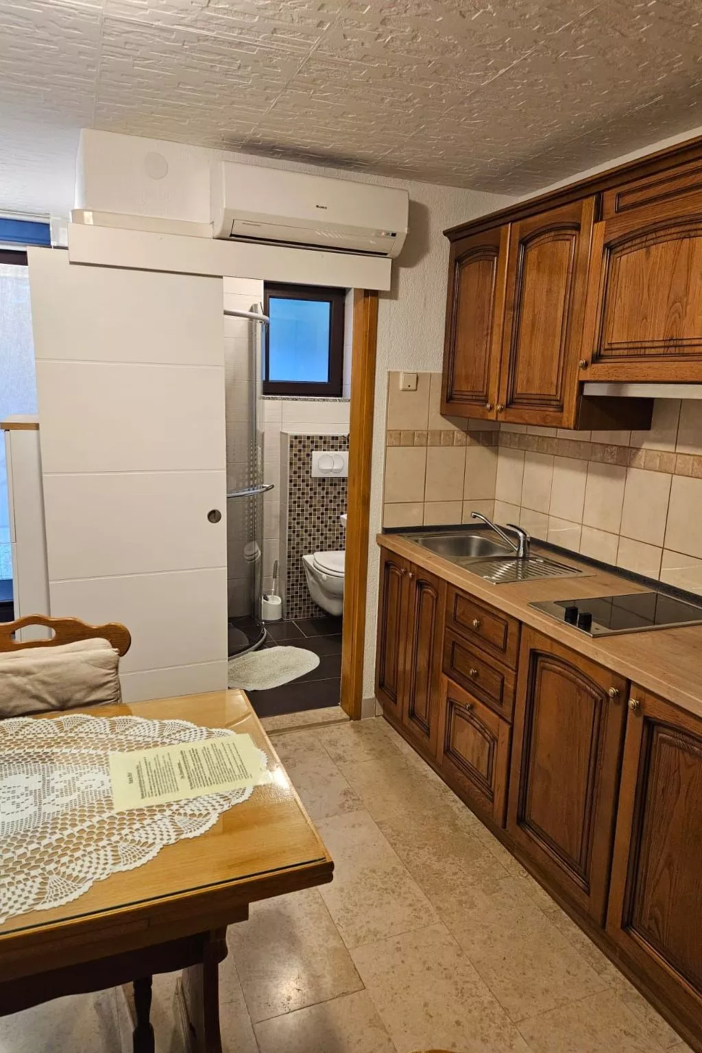 "Second" mit Terrasse-Binnen