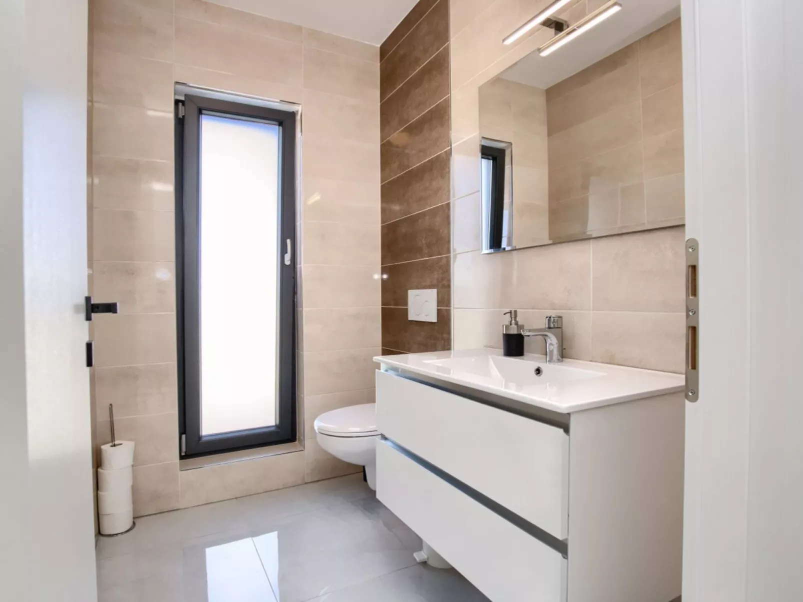 Villa Delfin mit Pool-Binnen