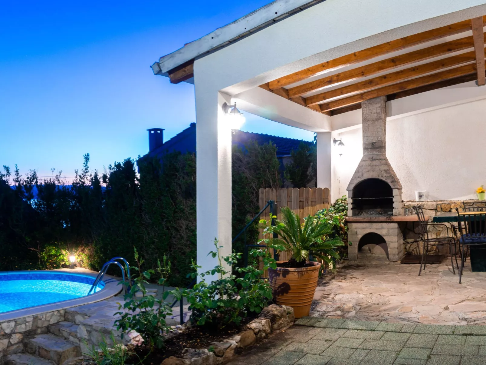 Schönes Haus in Makarska mit privatem Parkplatz-Buiten