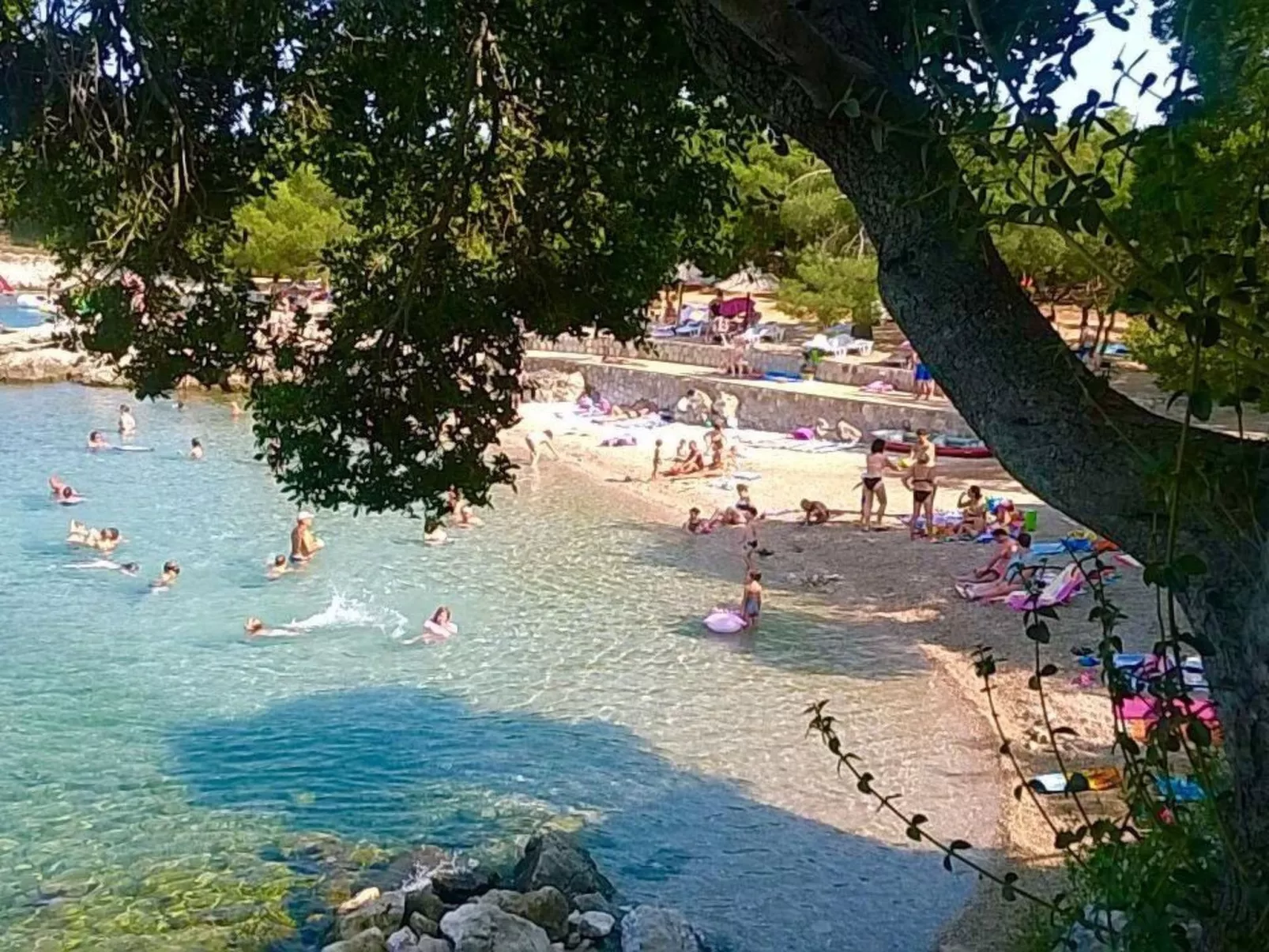 Mit Blick auf das Wasser-Buiten