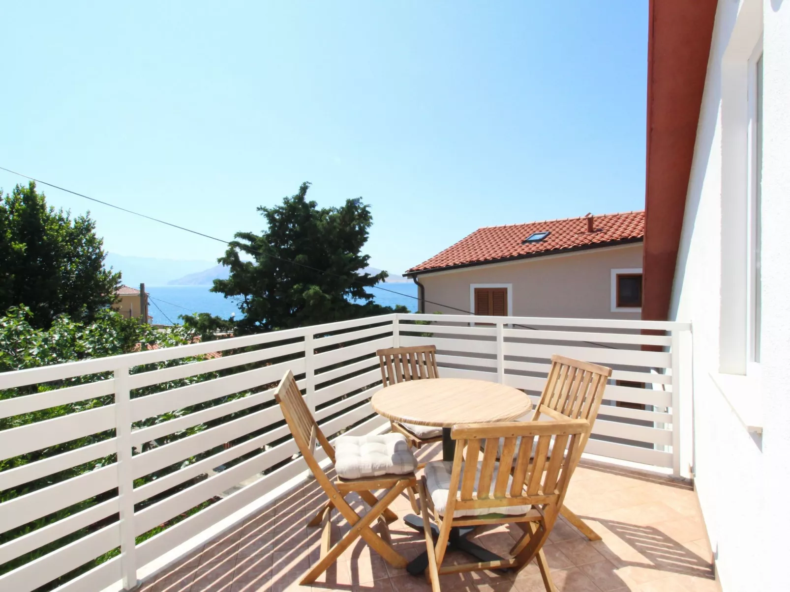 C. Silvija Senj-Buiten