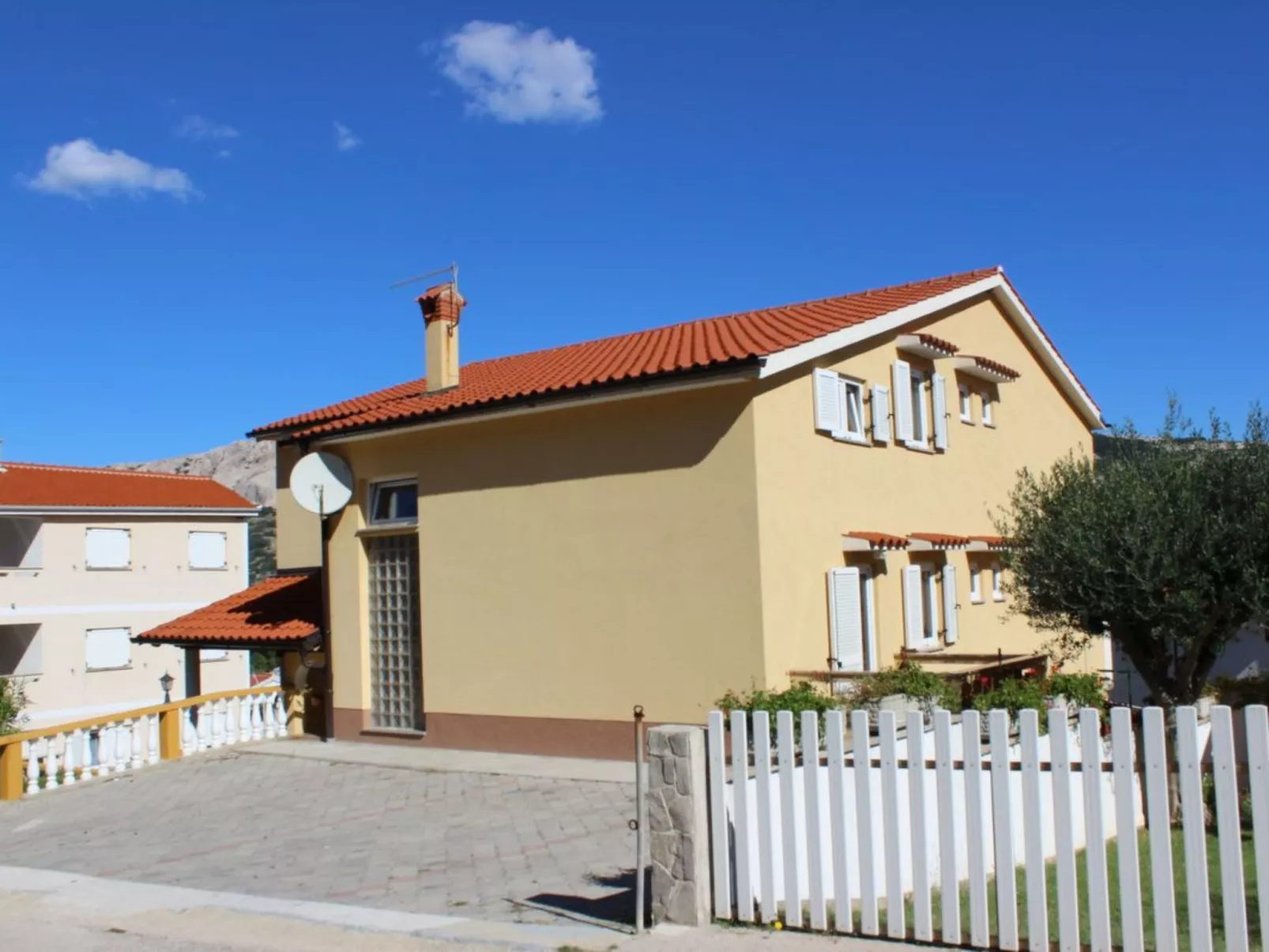 Wohnung in Baška mit Eigener Terrasse-Buiten