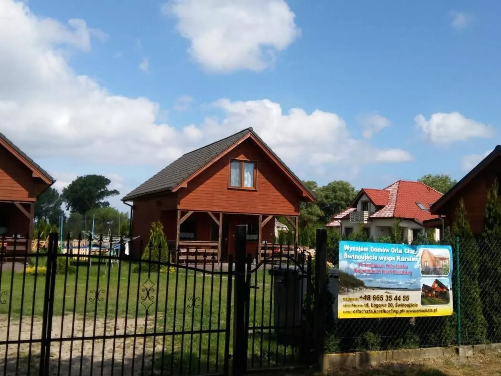 Haus in Karsibór mit Grill, Terrasse und Garten-Buiten