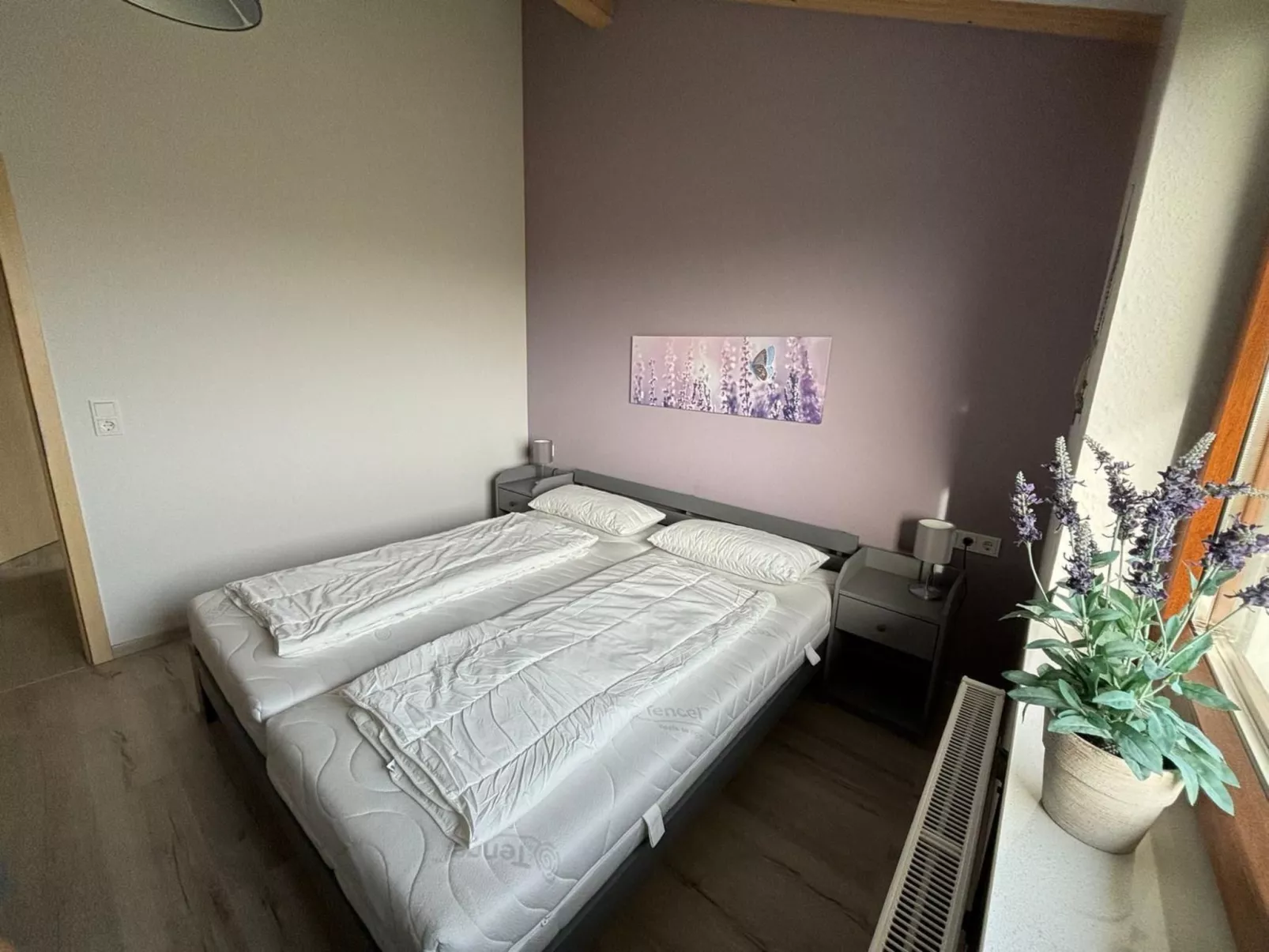 G9 eingezäuntes Haus in Randlage mit Weitblick-Binnen