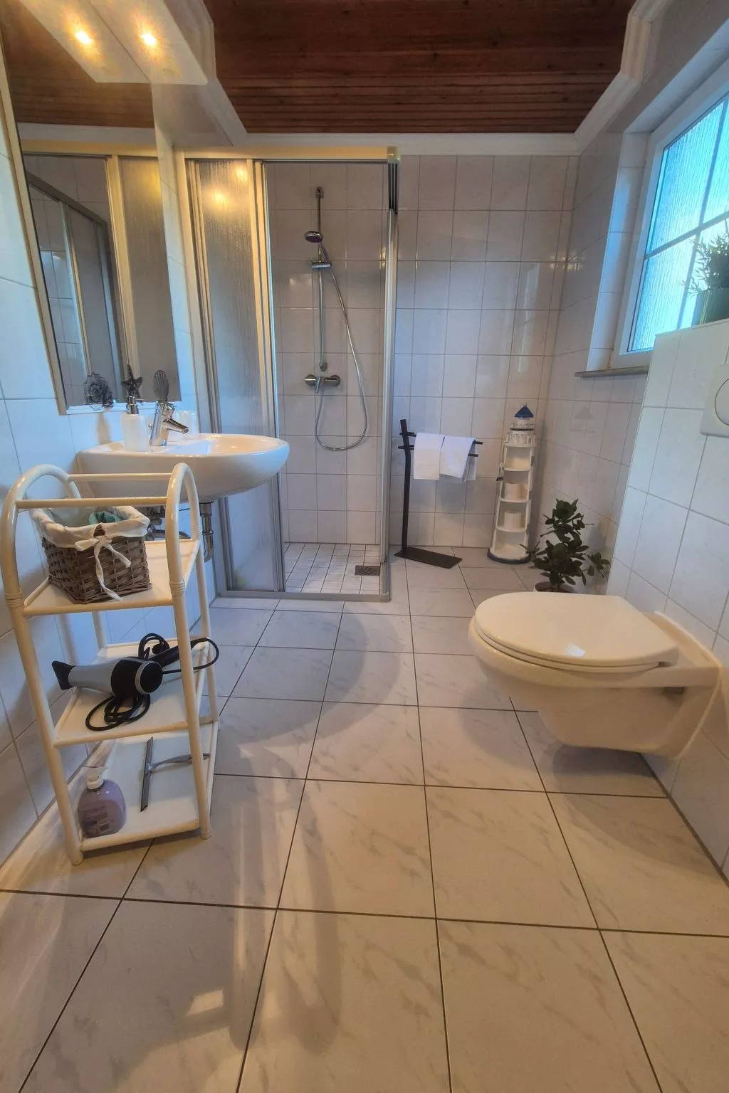 Mit Wintergarten und Garten am Deich-Binnen