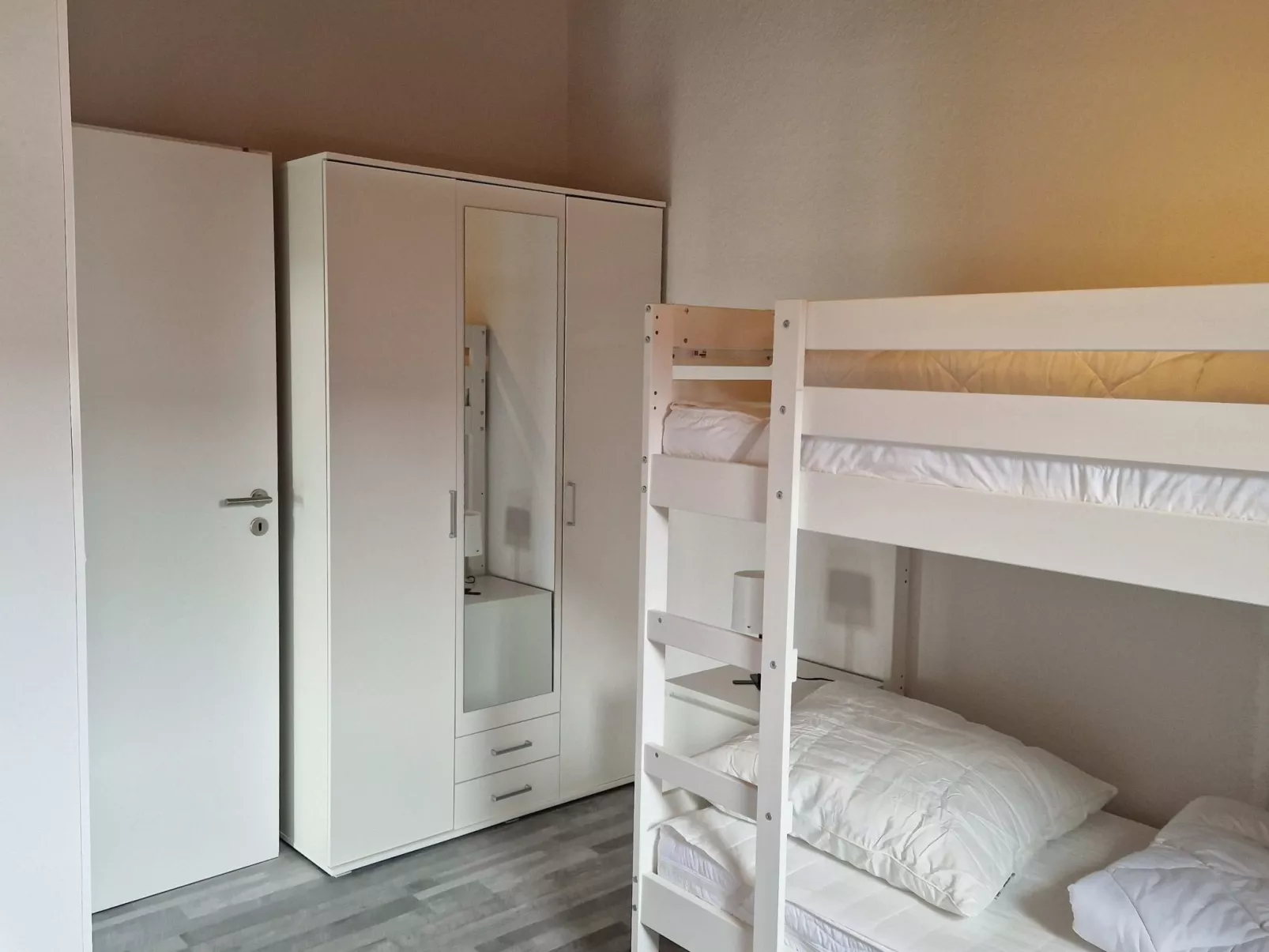 Haus F 21, Randlage mit Wiesenweitblick eingezäu-Image-tags.info