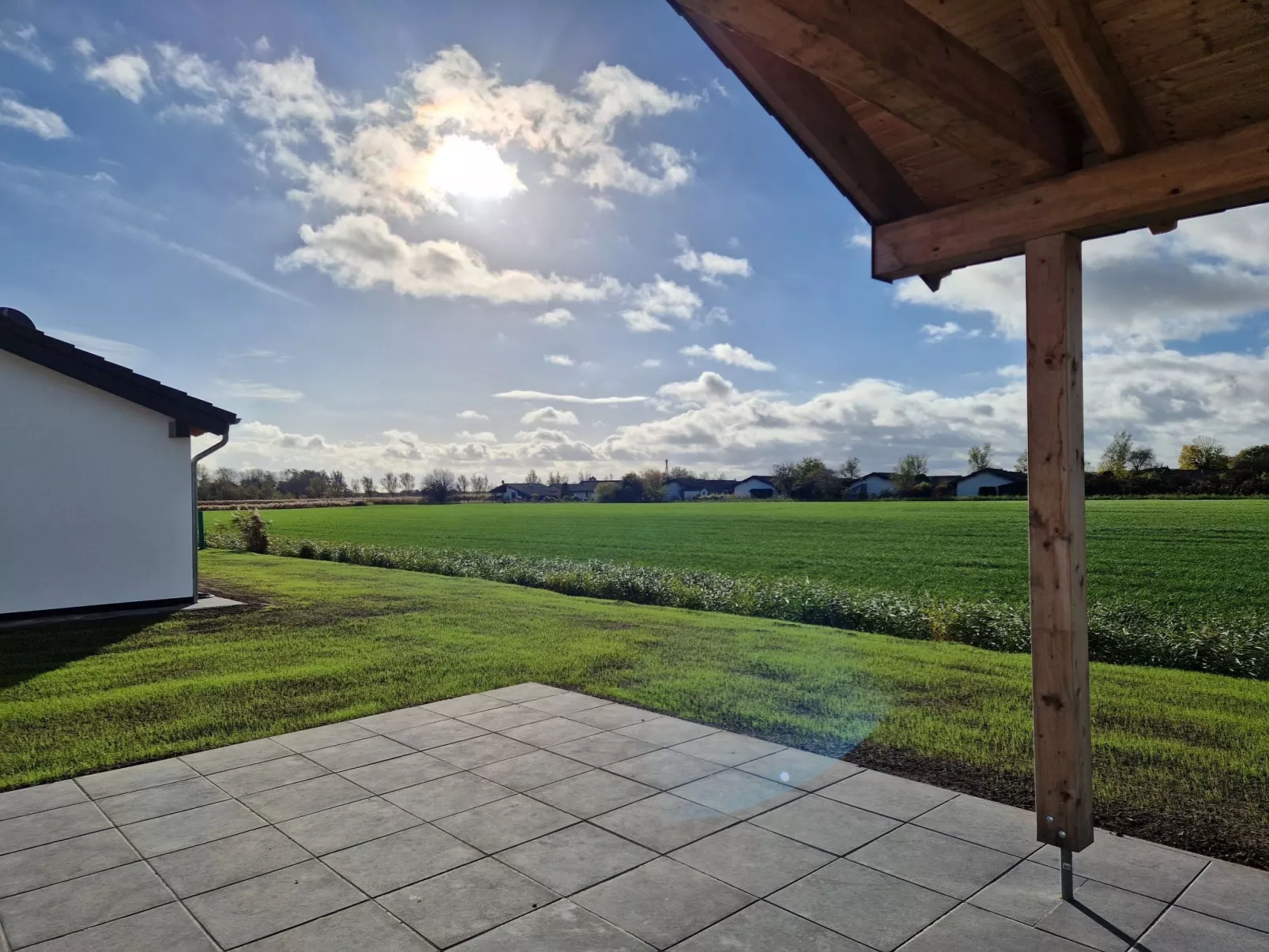 G18 Ferienhaus mit Wiesenblick in Eckwarderhörne-Buiten