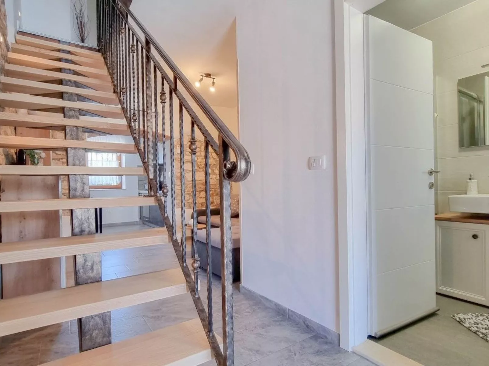 Für 3 Personen ca. 40 m&sup2; in Novigrad, Adriaküste Kroatien (Westküste von I-Binnen