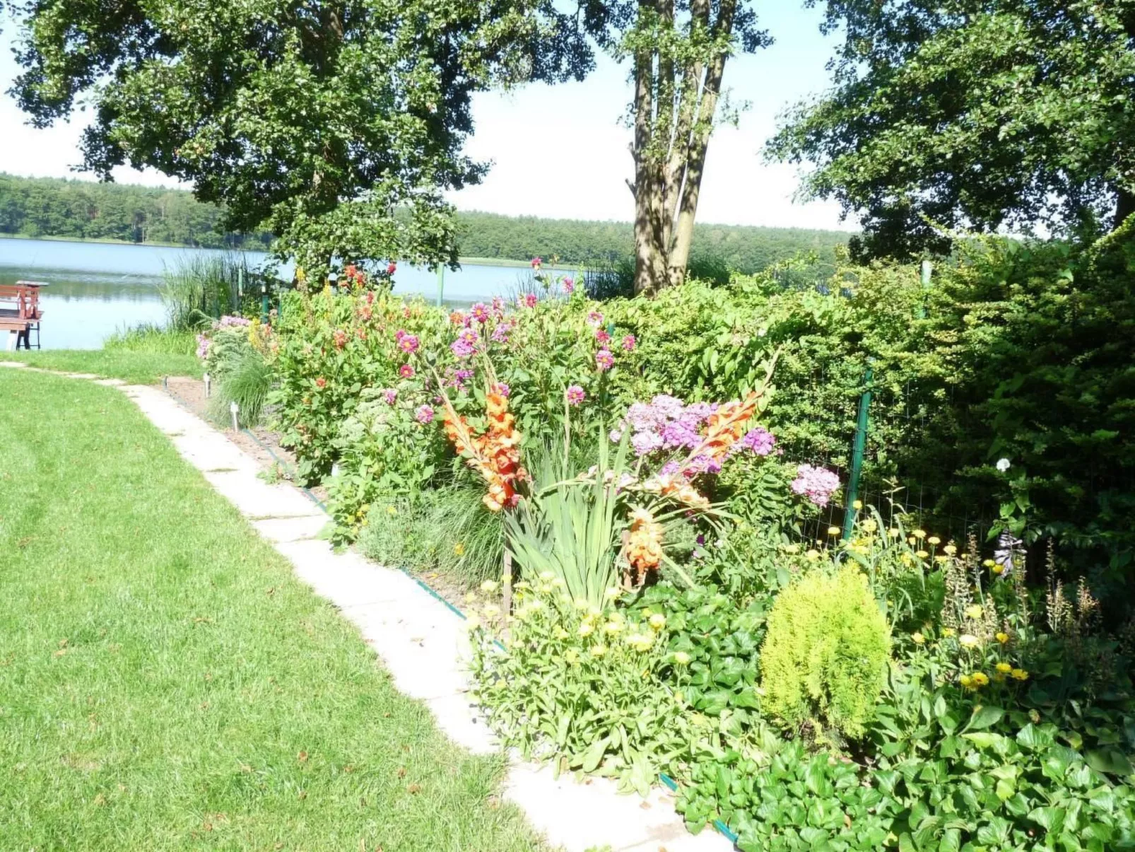 Traumurlaub am See-Buiten
