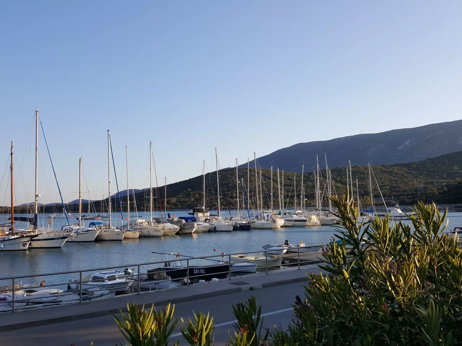 In Osor mit Privatem Pool-Buiten