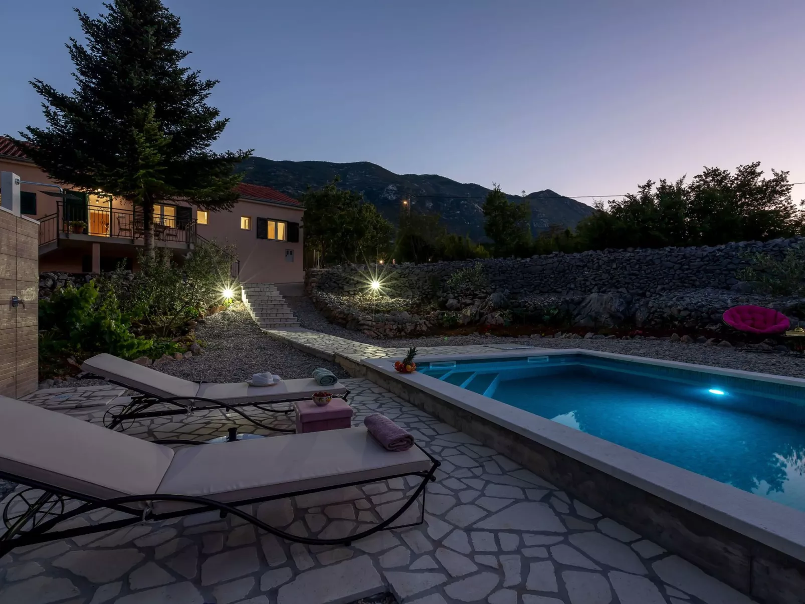 In Rašćane mit Beheiztem Pool-Buiten