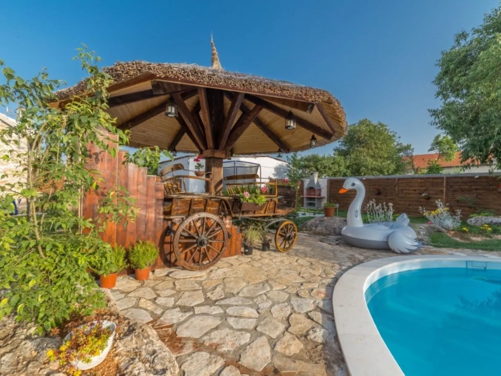 Charmante Ferienvilla Krka-Buiten