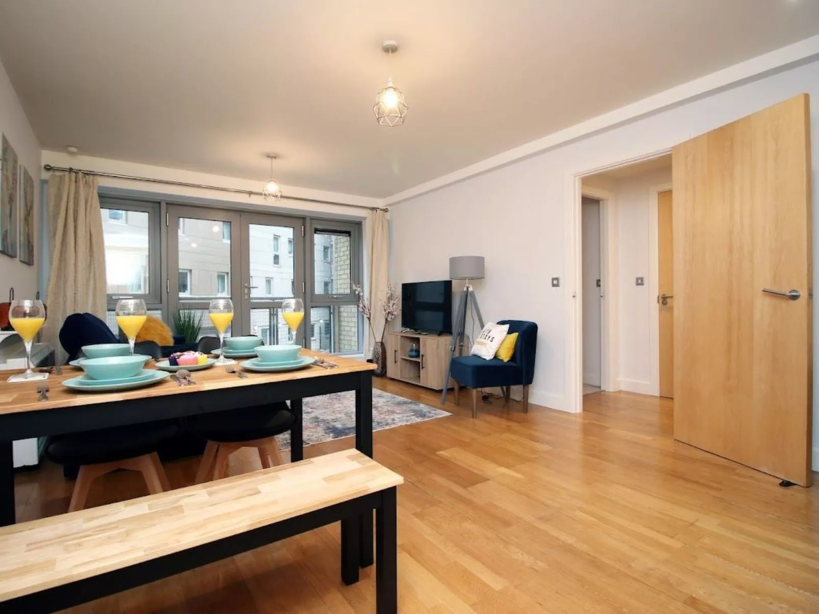 Zentrale Wohnung Bristol, 2 Betten, Balkon, Wi-Fi-Image-tags.info