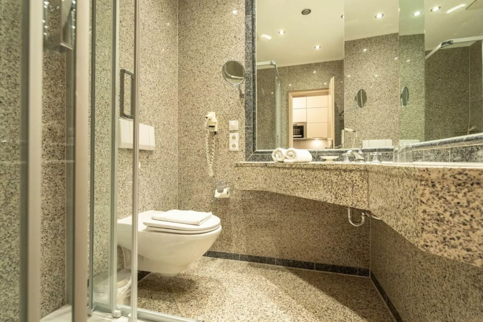 379573-Badkamer