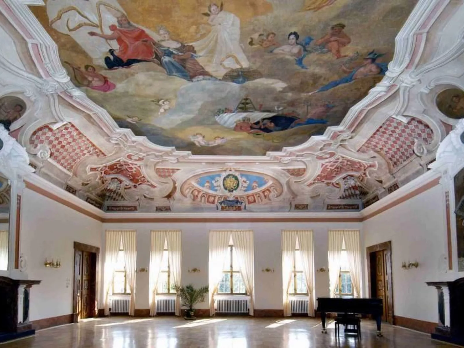 Mit Garten, Weinlaube und Aussenpool-Binnen