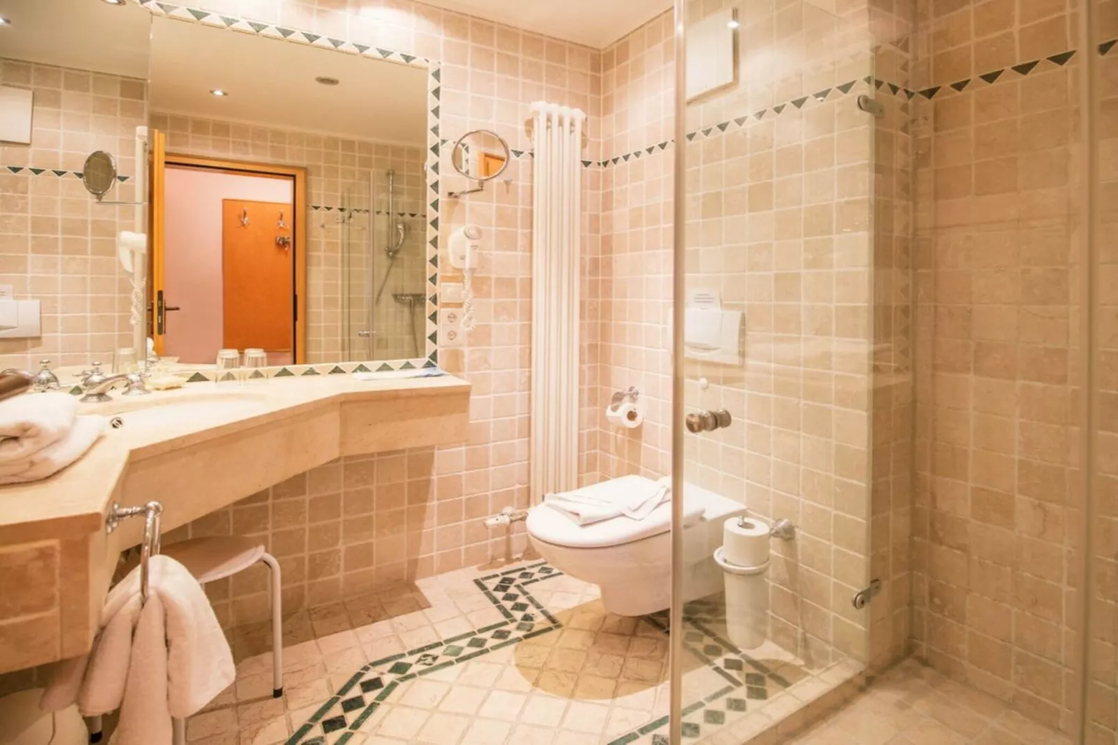 379590-Badkamer