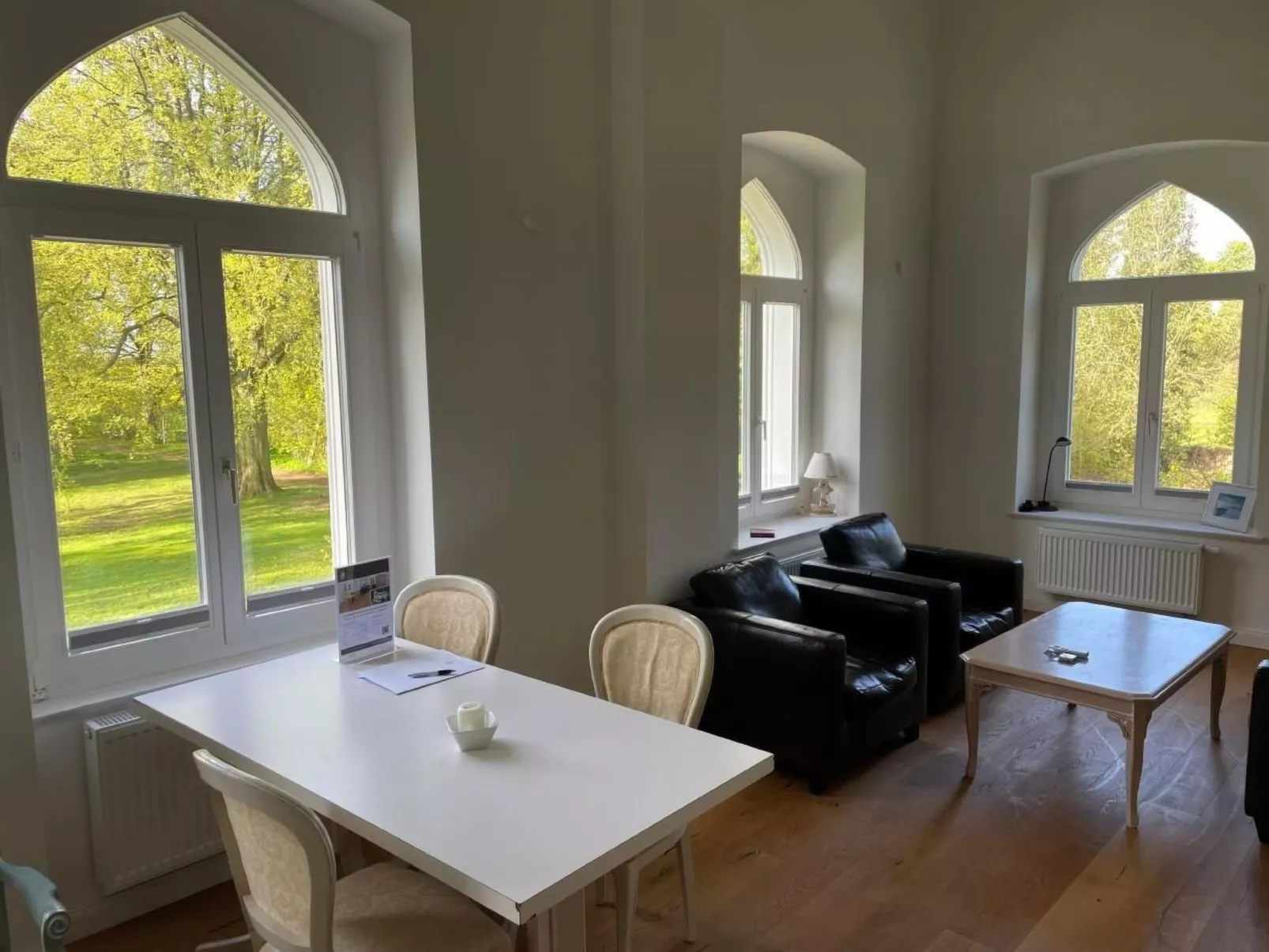 Weisses Traumschloss an der Ostsee-Binnen