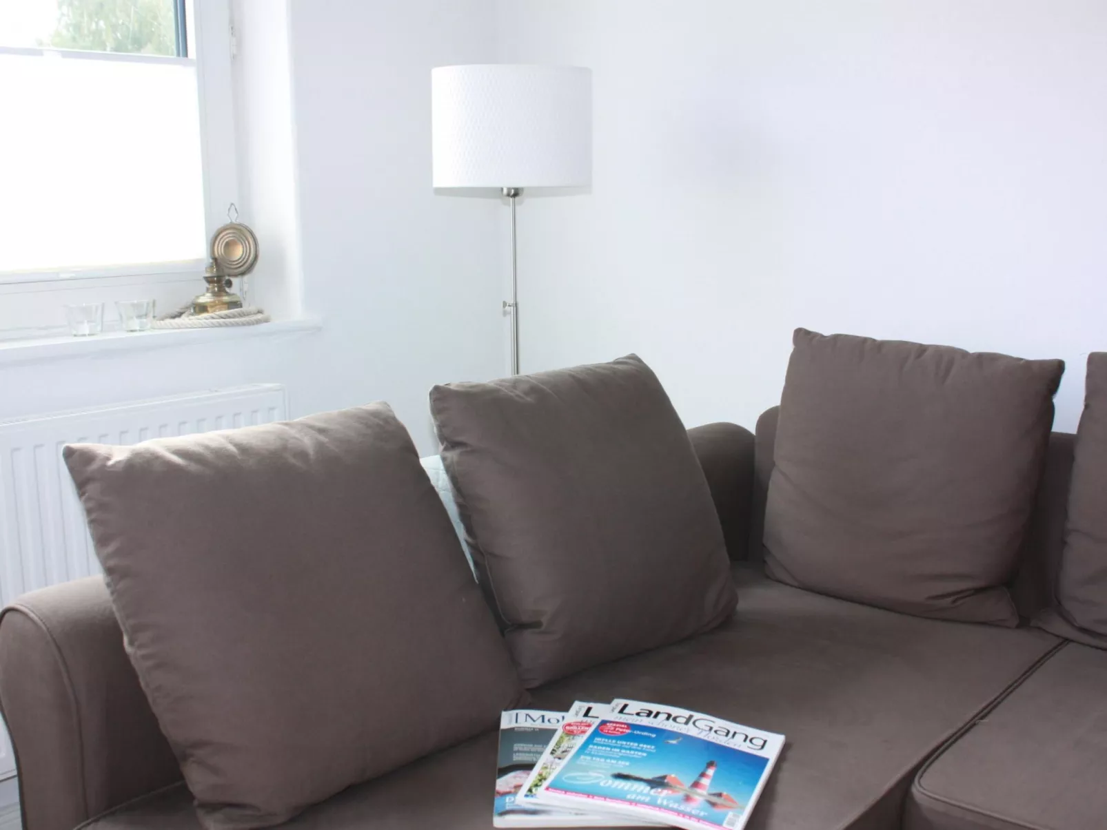 Mit Garten und Parkplatz-Binnen