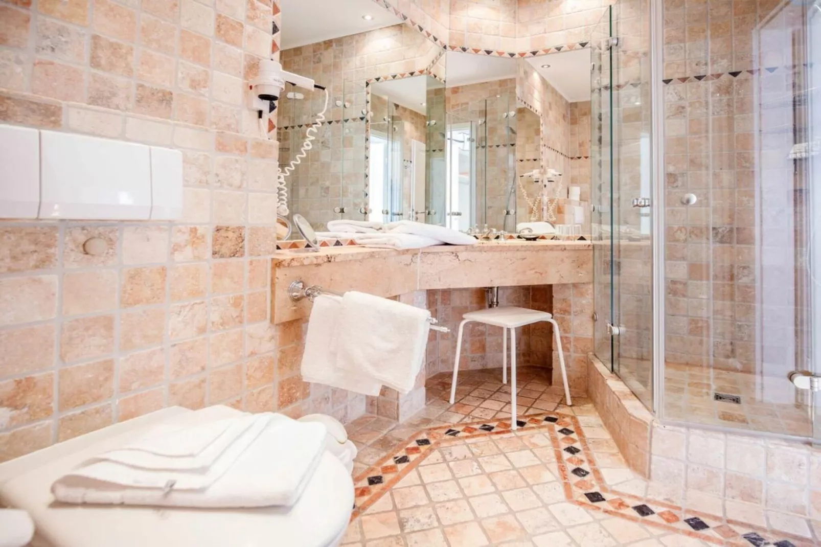 379589-Badkamer