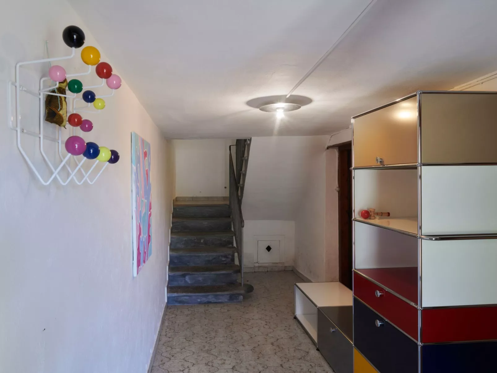 Waterfall House-Binnen