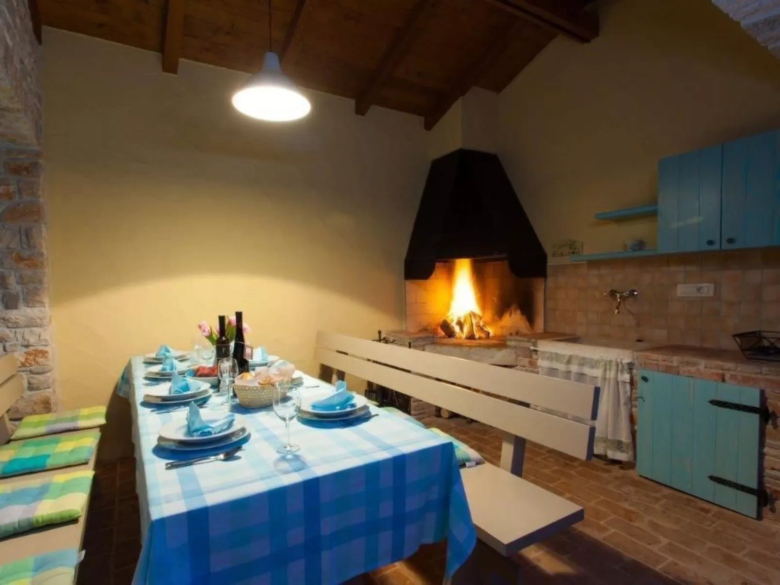 Luxuriöse Villa mit Schwimmbad und großem Garten-Binnen