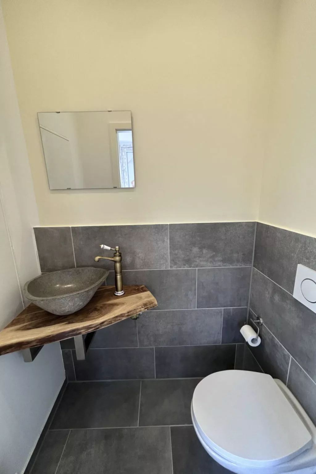 Renoviertes Haus in Husen mit Terrasse und Sauna-Binnen